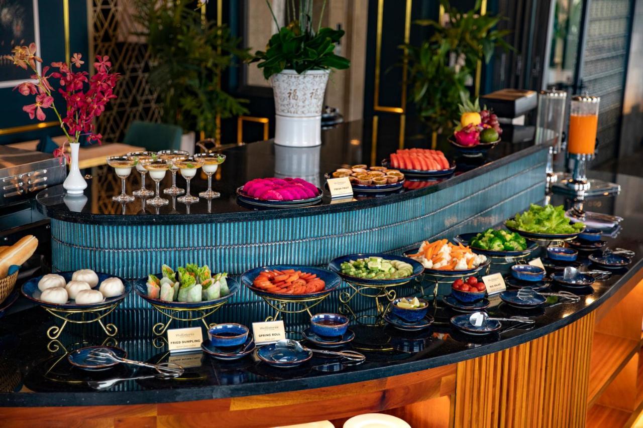 Angel Hotels Beach Danang Экстерьер фото